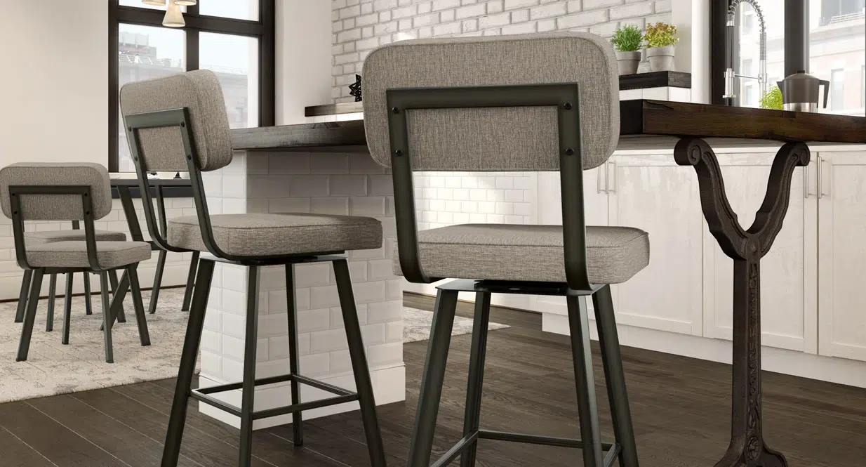 Casual Dining Bar Stools Custom, Dining Room Table And Chairs With Matching Bar Stools